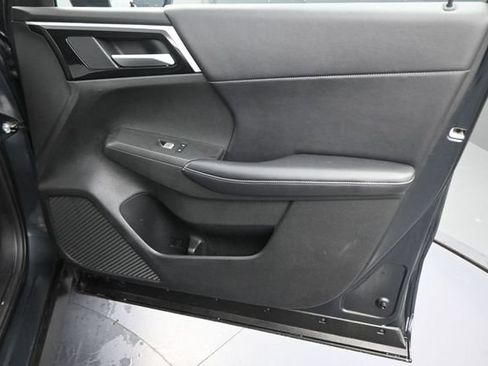Used 2024 Mitsubishi Outlander SE Black Edition AWD/4WD image 13