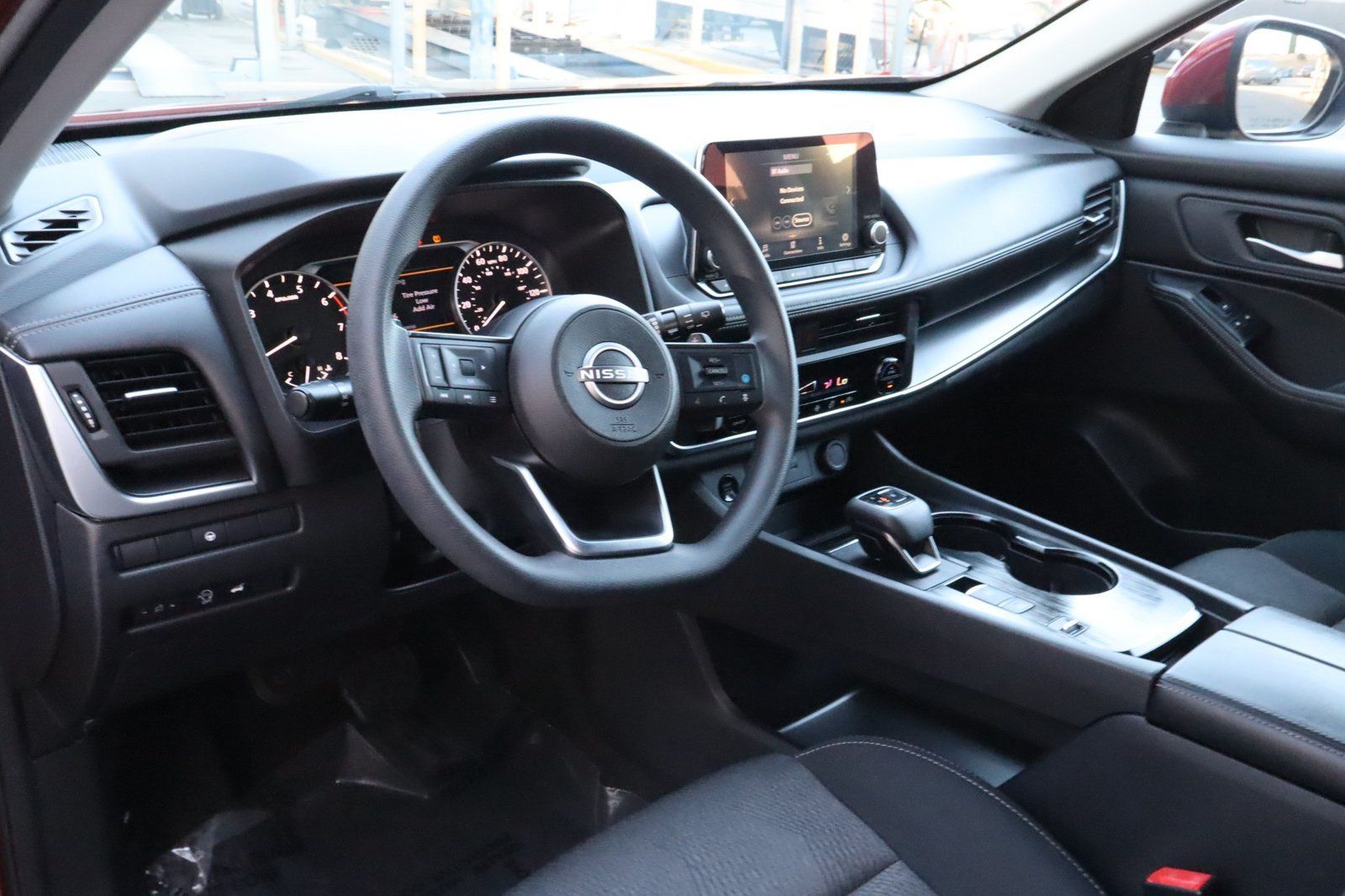 Used 2024 Nissan Rogue SV FWD image 17