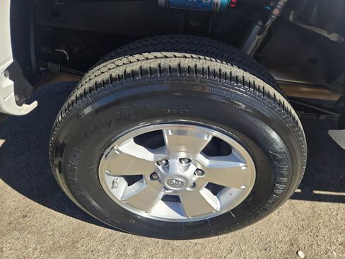 Used 2015 Toyota Tacoma 4x4 Double Cab w/ TRD Sport Package image 29