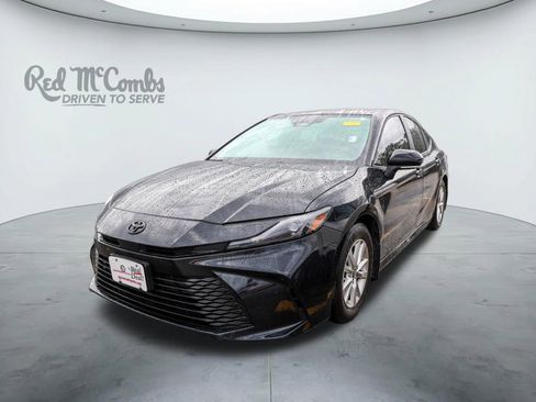 Used 2025 Toyota Camry LE w/ Convenience Package FWD image 1