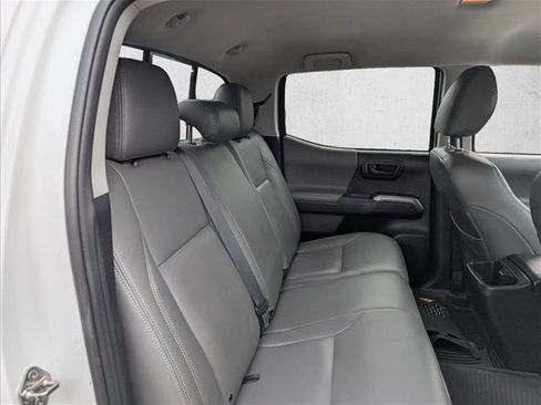 Used 2016 Toyota Tacoma SR5 image 17