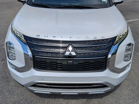 Used 2023 Mitsubishi Outlander SE FWD image 13