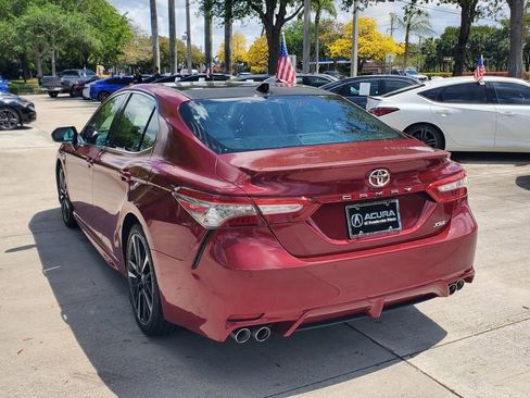 Used 2018 Toyota Camry XSE image 5