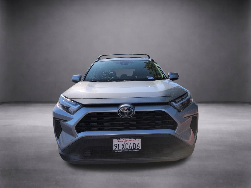 Used 2024 Toyota RAV4 LE AWD/4WD image 3