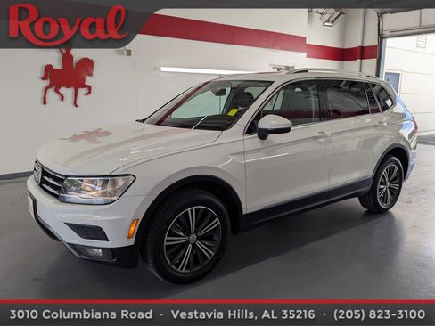 Used 2018 Volkswagen Tiguan SEL image 1