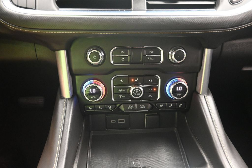 Used 2023 GMC Yukon XL SLT w/ SLT Luxury Package AWD/4WD image 20