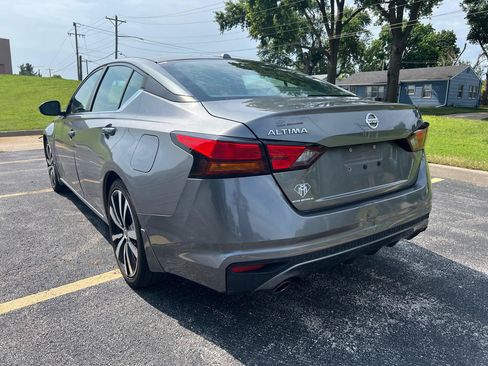 Used 2019 Nissan Altima 2.5 SR w/ SR Premium Package FWD image 3