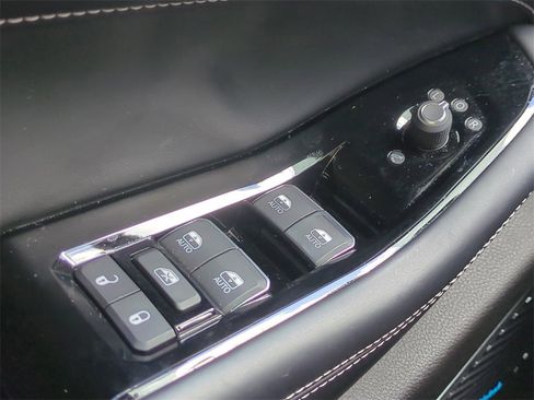 Used 2022 Jeep Grand Cherokee Overland image 28