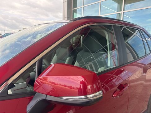 Used 2025 Toyota RAV4 XLE w/ Convenience Package image 4