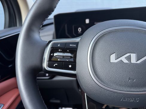 Used 2026 Kia Carnival SX Prestige FWD image 27