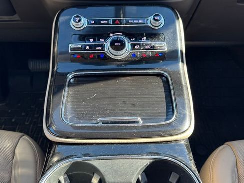 Certified 2022 Lincoln Nautilus Reserve w/ Equipment Group 201A image 40