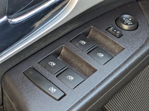 Used 2017 Chevrolet Equinox LT w/ Sport Edition image 24