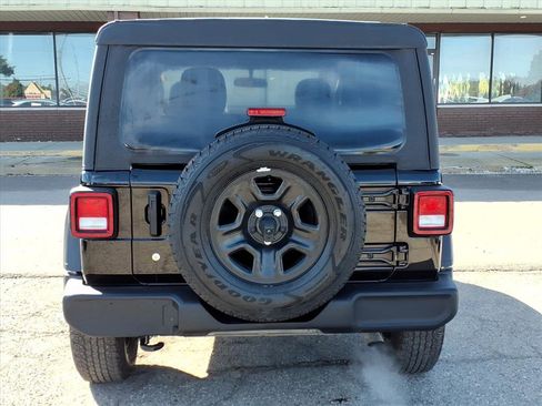 Used 2021 Jeep Wrangler Sport image 4