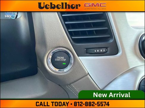 Used 2018 GMC Yukon XL SLT w/ Open Road Package AWD/4WD image 28