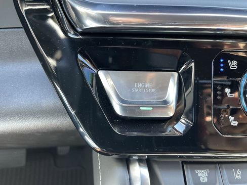 New 2025 GMC Sierra 3500 Denali Ultimate image 17