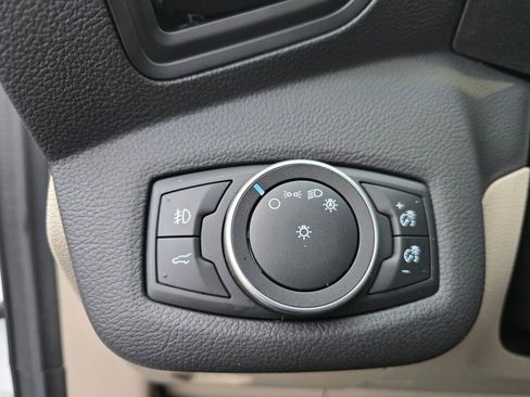 Used 2018 Ford Escape SE w/ SE Sync 3 Package image 15