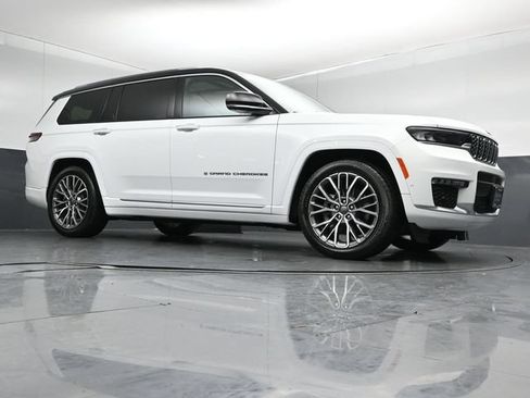 Used 2023 Jeep Grand Cherokee L Summit AWD/4WD image 38