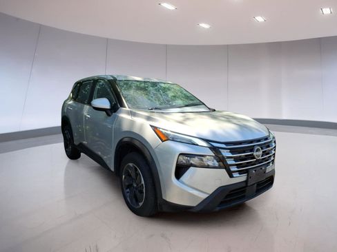 Used 2025 Nissan Rogue SV AWD/4WD image 1