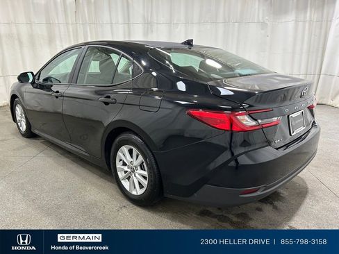Used 2025 Toyota Camry LE image 6