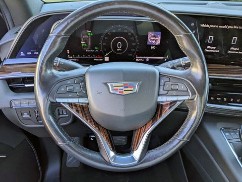 Used 2021 Cadillac Escalade Premium Luxury w/ Performance Package image 20