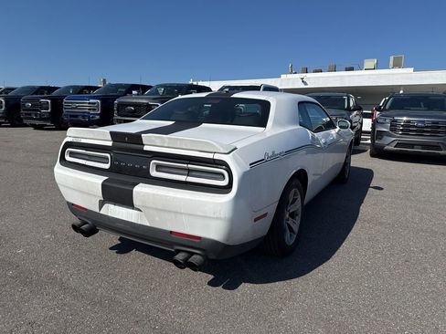 Used 2021 Dodge Challenger SXT image 2