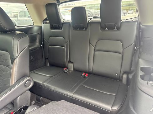 Used 2023 Nissan Pathfinder Platinum AWD/4WD image 36