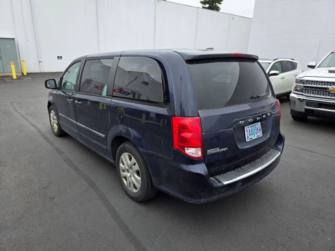 Used 2016 Dodge Grand Caravan American Value Package w/ UConnect Hands-Free Group FWD image 7