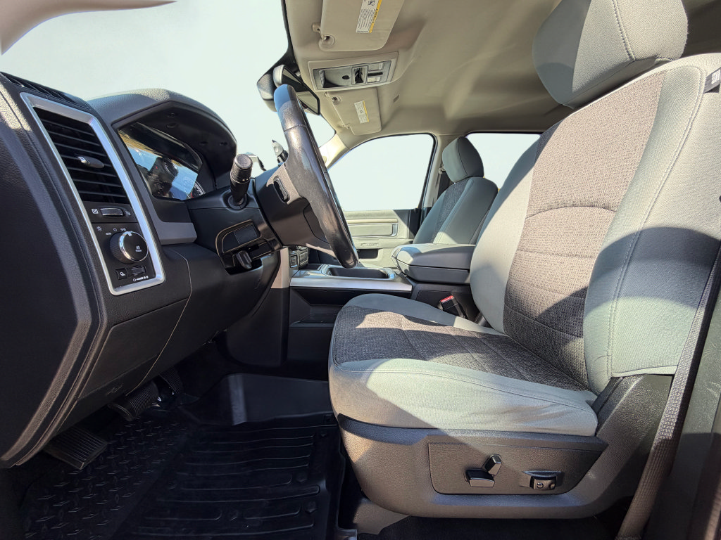 Used 2017 RAM 1500 Classic SLT w/ Luxury Group AWD/4WD image 47