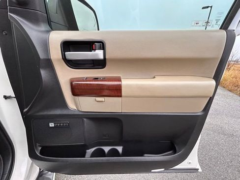 Used 2013 Toyota Sequoia Platinum image 42