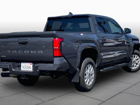 Certified 2025 Toyota Tacoma SR5 AWD/4WD image 12