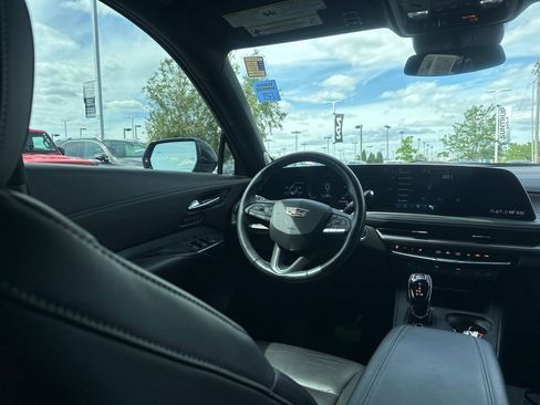 Used 2024 Cadillac XT4 Premium Luxury AWD/4WD image 14