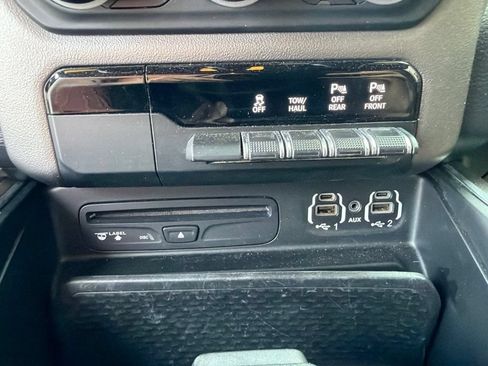 Used 2019 RAM 1500 Big Horn RWD image 20