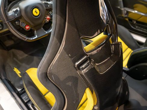 Used 2014 Ferrari 458 Speciale Coupe RWD image 16