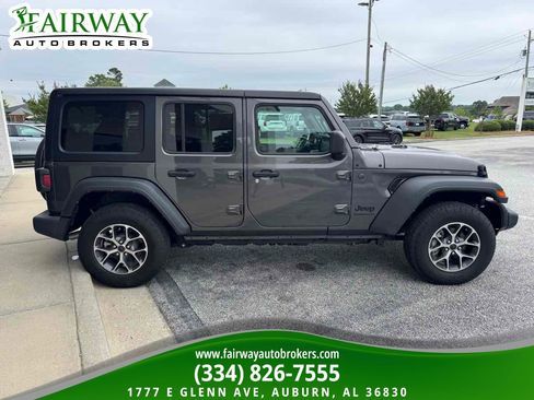 Used 2024 Jeep Wrangler Unlimited Sport AWD/4WD image 5