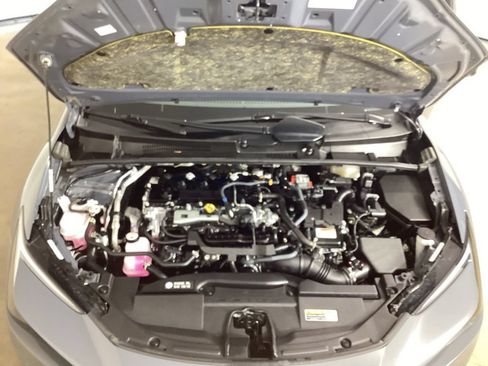 Used 2025 Toyota Prius LE FWD image 34
