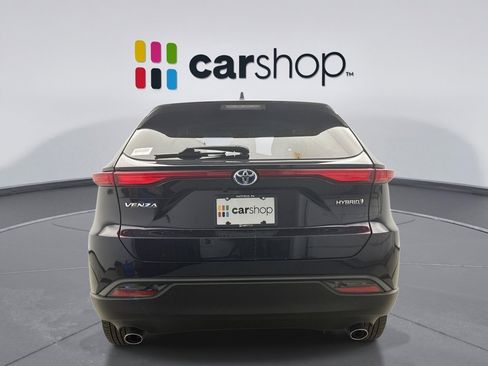 Used 2021 Toyota Venza LE w/ Carpet Mat Package (TMS) image 4