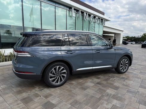 New 2026 Lincoln Aviator 2WD image 2