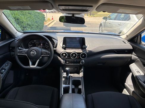 Used 2025 Nissan Sentra SV FWD image 31