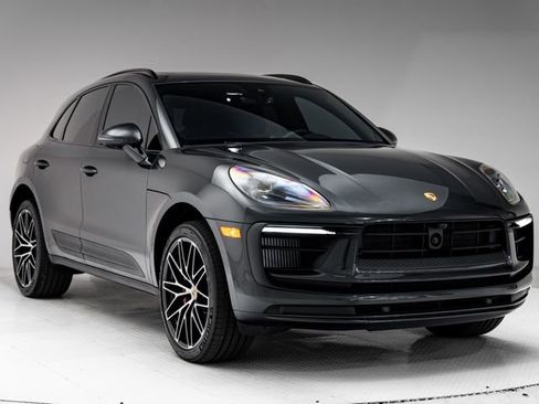Certified 2026 Porsche Macan S AWD/4WD image 33