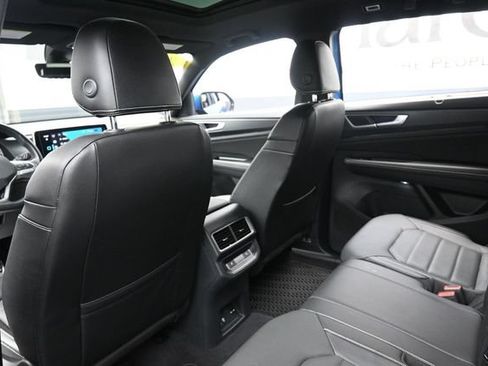 Used 2024 Volkswagen Atlas Cross Sport SEL R-Line AWD/4WD image 24