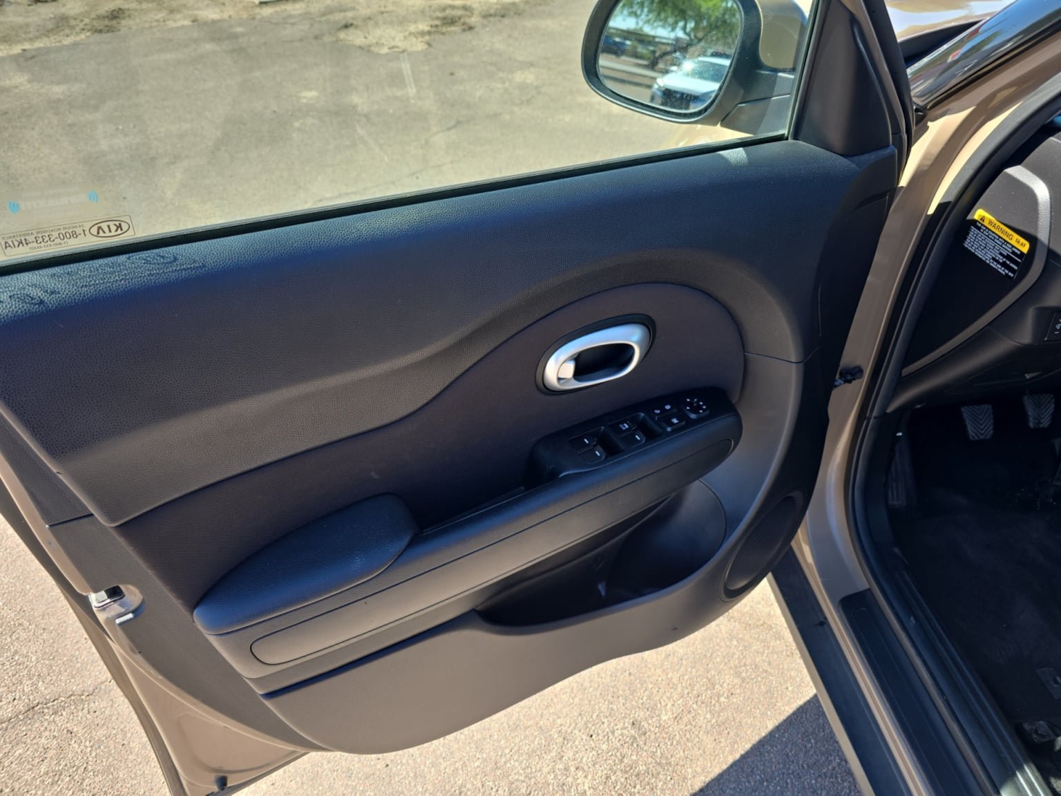 Used 2015 Kia Soul FWD image 11