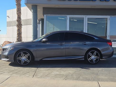 Used 2022 Honda Accord Touring image 3