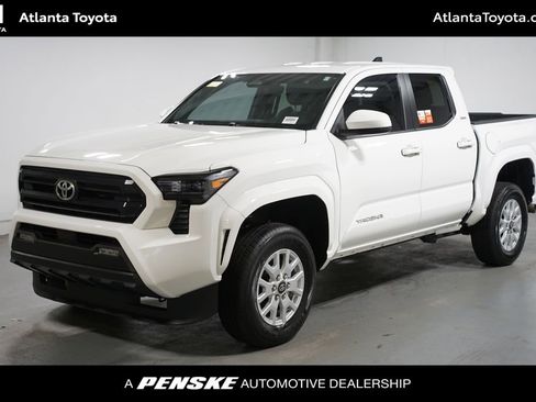 Certified 2024 Toyota Tacoma SR5 image 1