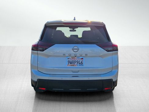 Used 2026 Nissan Rogue SV FWD image 5