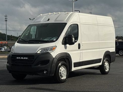 Used 2024 RAM ProMaster 2500 w/ Convenience Group FWD image 1