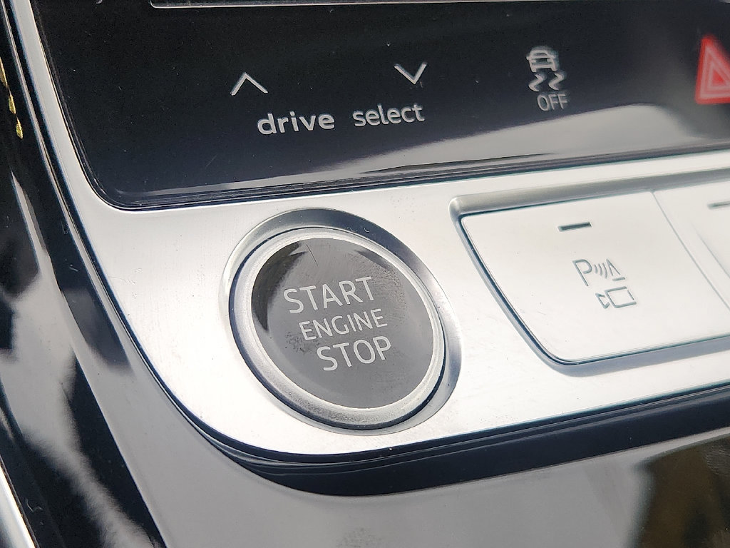 Certified 2023 Audi A8 L 3.0T AWD/4WD image 24