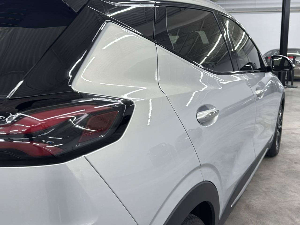 Used 2023 Chevrolet Bolt EUV Premier w/ Sun & Sound Package FWD image 8