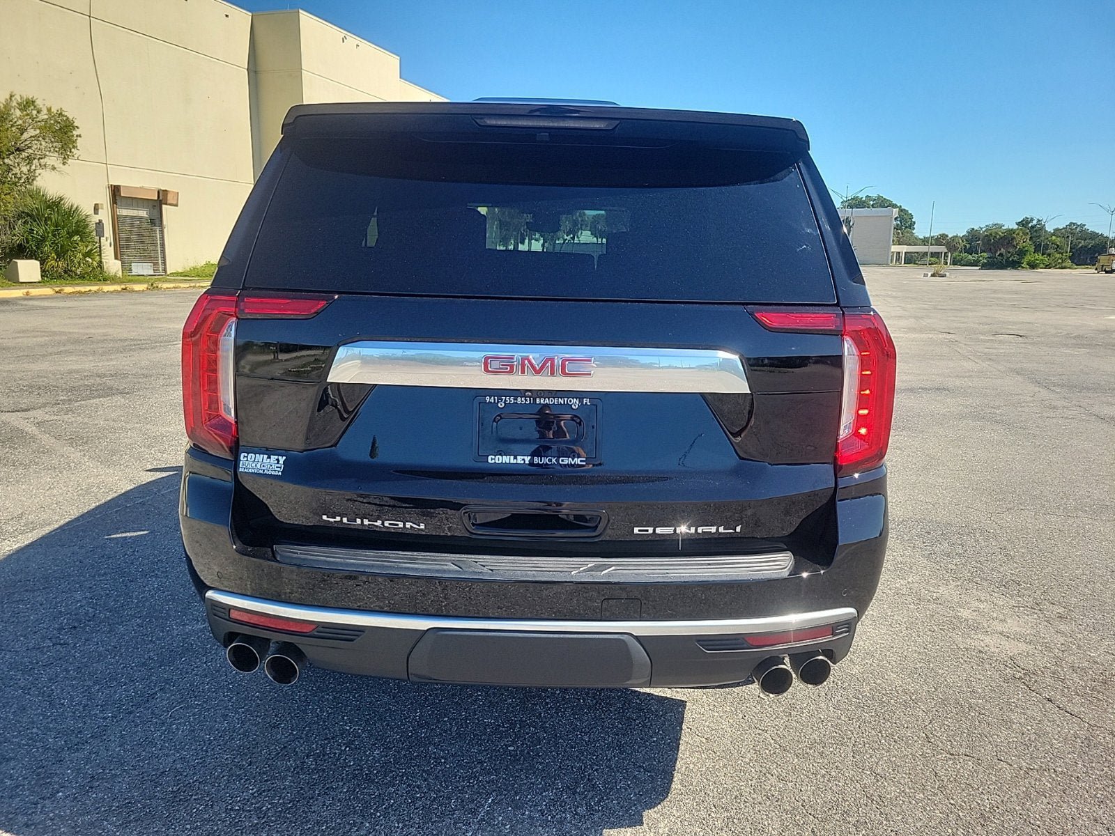 Certified 2024 GMC Yukon Denali w/ Advanced Technology Package RWD image 8