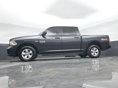 Used 2018 RAM 1500 Express AWD/4WD image 47