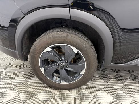 Used 2025 Nissan Rogue SV AWD/4WD image 18